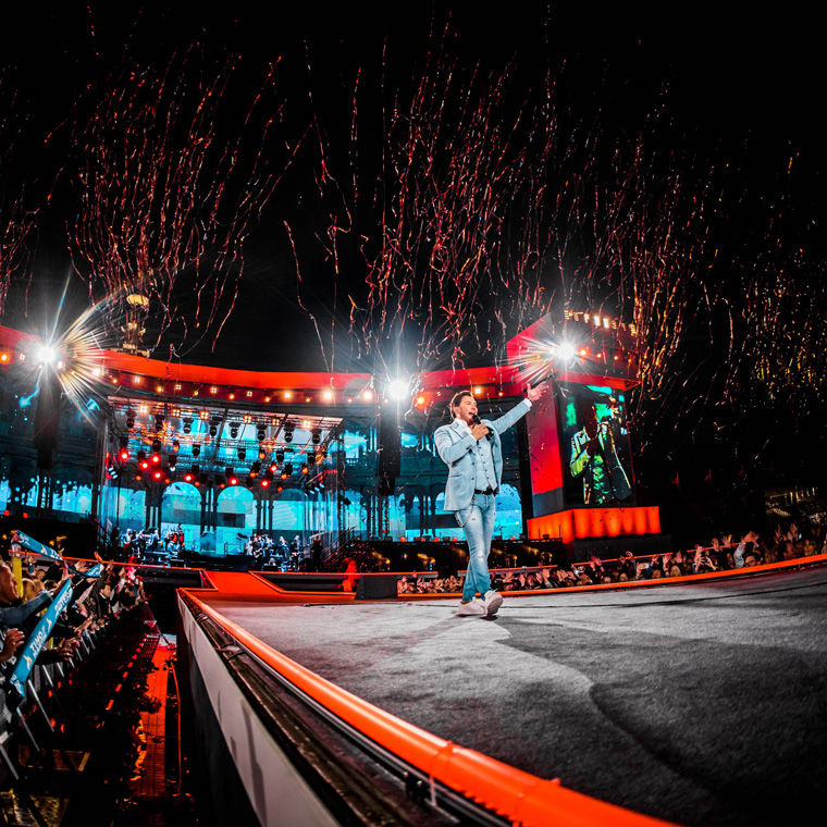 Tino Martin geeft uitverkocht concert in Olympisch Stadion